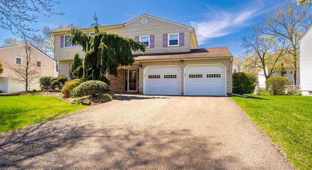 Photo of 50 Oakey Dr, Kendall Park, NJ 08824