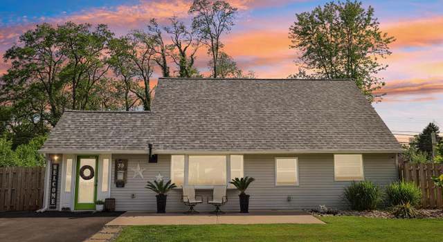 Photo of 39 Village Ln, Levittown, PA 19054