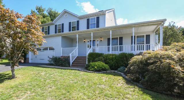 Photo of 7404 Heathrow Dr, Fredericksburg, VA 22407