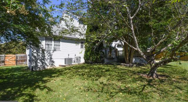 Photo of 7404 Heathrow Dr, Fredericksburg, VA 22407