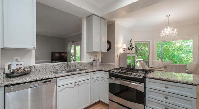 Photo of 9 High St, Round Hill, VA 20141