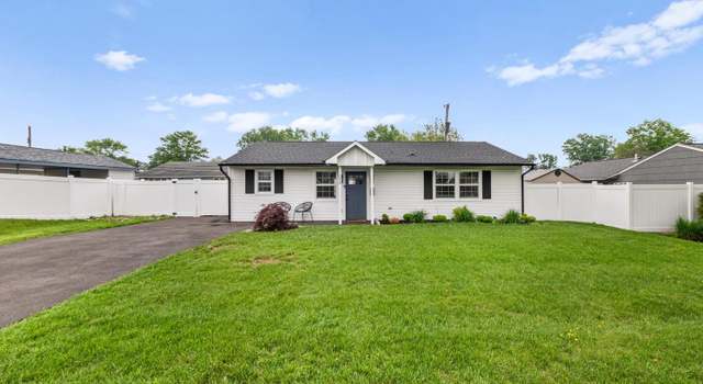 Photo of 254 Goldenridge Dr, Levittown, PA 19057