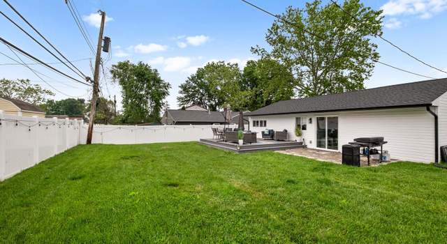 Photo of 254 Goldenridge Dr, Levittown, PA 19057