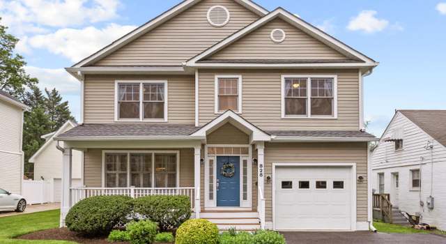 Photo of 828 N Wakefield St N, Arlington, VA 22203