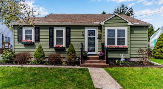 Photo of 359 E St, Carlisle, PA 17013