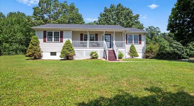 Photo of 302 Pilot View Dr, Concord, VA 24538