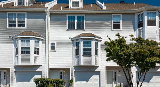 Photo of 335 Huntington Ct #31, West Chester, PA 19380