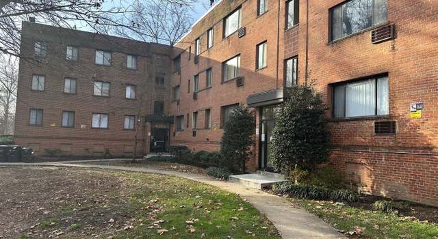 Photo of 4733 1st St SW #102, Washington, DC 20032