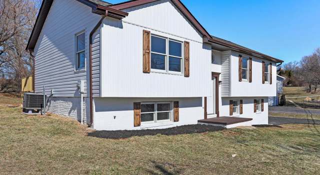 Photo of 299 Palomino Pl, Charles Town, WV 25414