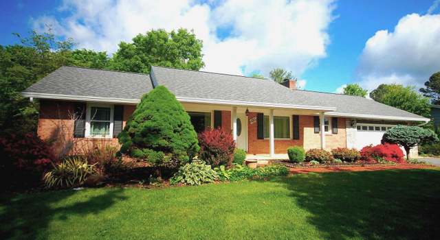 Photo of 1210 Tuscawilla Dr, Charles Town, WV 25414