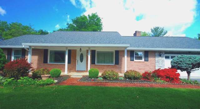 Photo of 1210 Tuscawilla Dr, Charles Town, WV 25414