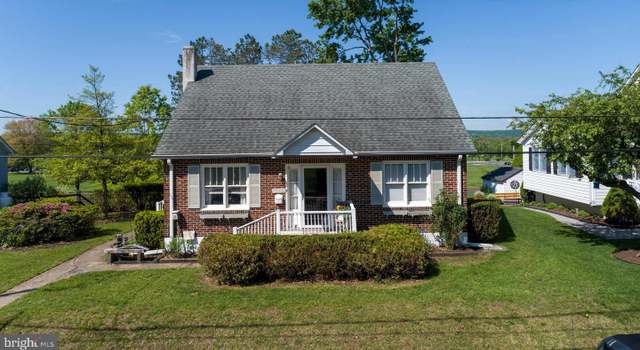 Photo of 1039 Jefferson St, Red Hill, PA 18076