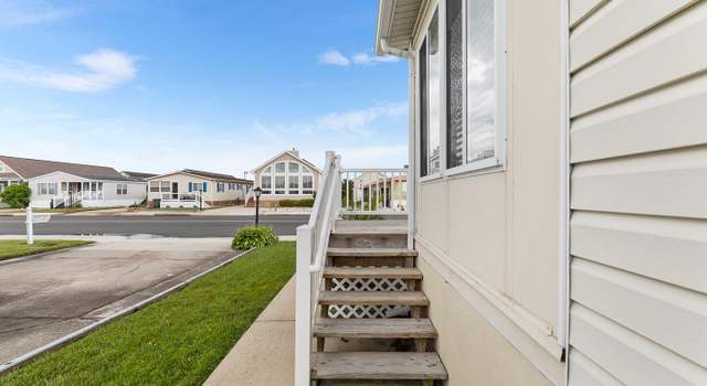 Photo of 512 Nautical Ln, Ocean City, MD 21842