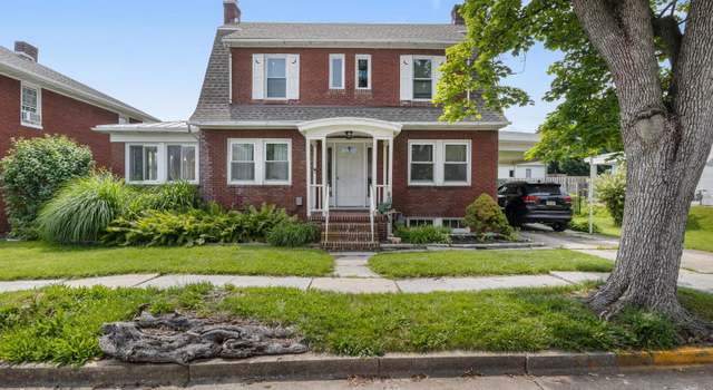 Photo of 146 N Walnut St, Spring Grove, PA 17362