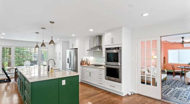 Photo of 11612 Sourwood Ln, Reston, VA 20191