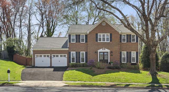 Photo of 6303 Hunting Ridge Ln, Mclean, VA 22101