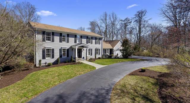 Photo of 130 Lakeland Dr, Sterling, VA 20164