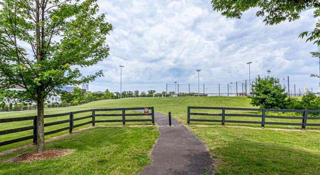 Photo of 24809 High Plateau Ct, Aldie, VA 20105