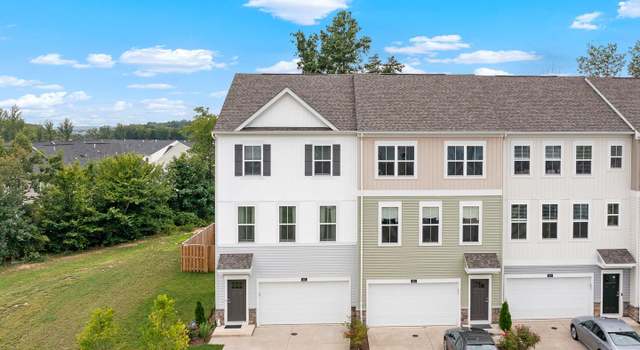 Photo of 401 Snowberry Ln, Fredericksburg, VA 22405