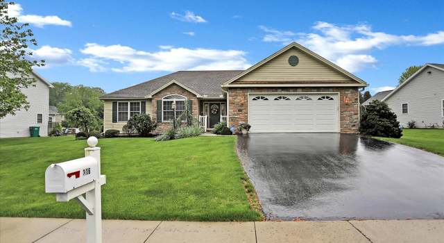 Photo of 316 Stonehedge Dr, Carlisle, PA 17015