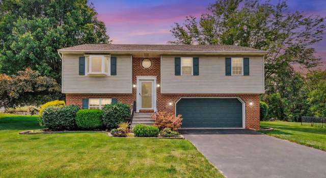 Photo of 425 Appaloosa Way, Red Lion, PA 17356