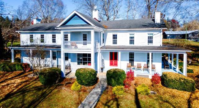 Photo of 352 Hemlock Ave E, Alderson, WV 24910