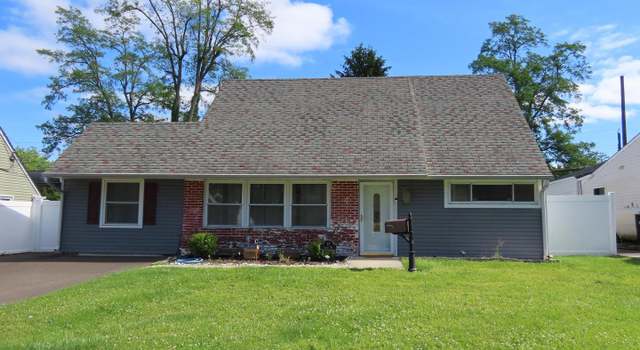 Photo of 17 Indigo Rd, Levittown, PA 19057