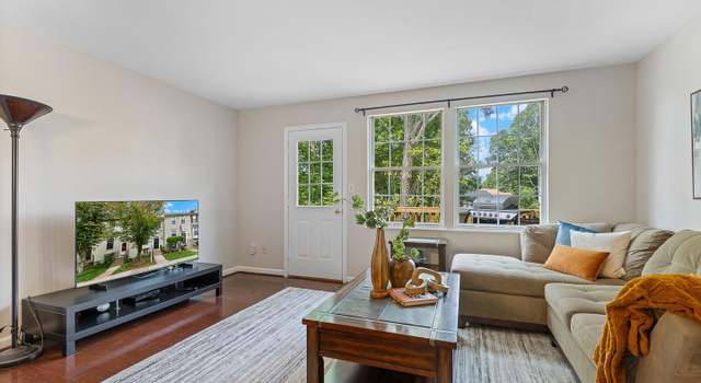 Photo of 6582 Skylemar Trl, Centreville, VA 20121
