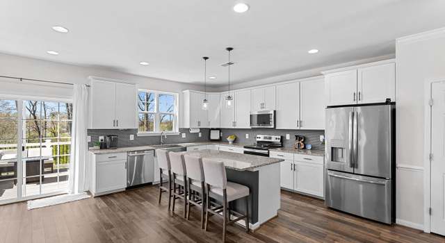 Photo of 206 Upper Brook Ter, Purcellville, VA 20132