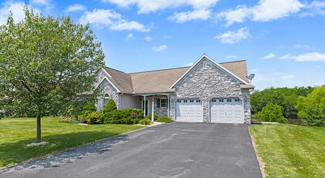 Photo of 857 Water Edge Ct, Lebanon, PA 17046