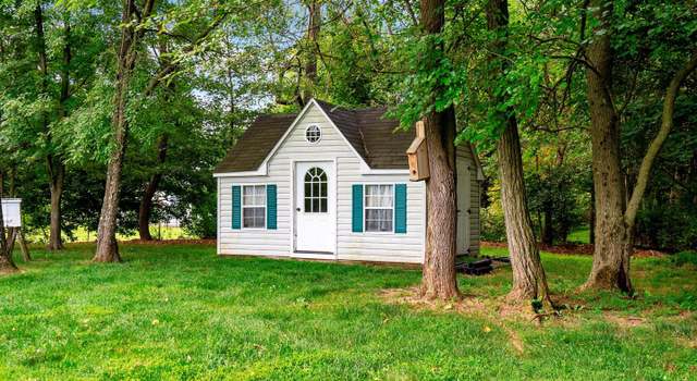 Photo of 36331 Dwyer Ct, Round Hill, VA 20141