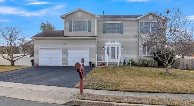 Photo of 4 Drum Ct, Barnegat, NJ 08005