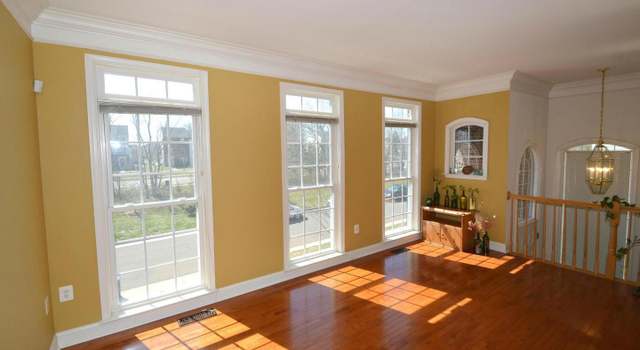Photo of 25852 Commons Sq, Chantilly, VA 20152