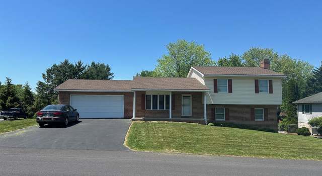 Photo of 415 Elrock Dr, Chambersburg, PA 17201