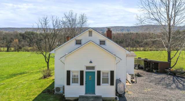 Photo of 8610 Fort Valley Rd, Fort Valley, VA 22652