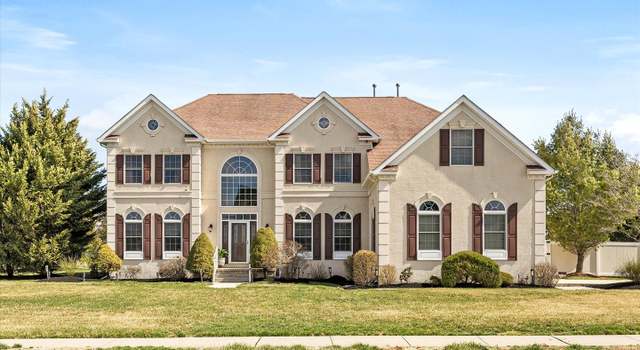 Photo of 2 Kasey Ct, Somerset, NJ 08873