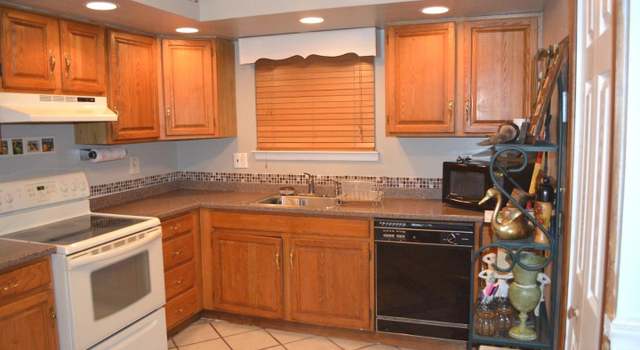 Photo of 11 Dickenson Dr, Sicklerville, NJ 08081