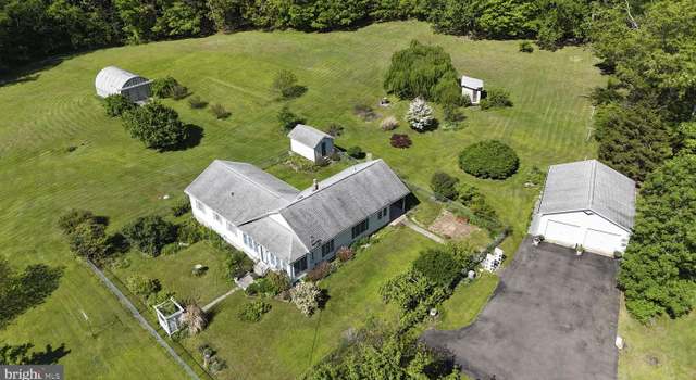 Photo of 235 Falling Leaf Rd, Paw Paw, WV 25434
