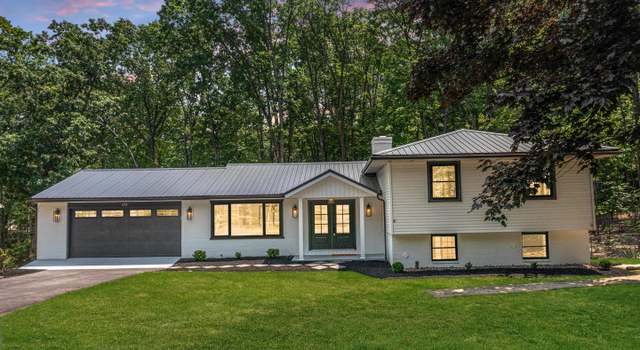 Photo of 654 Devonshire Dr, State College, PA 16803