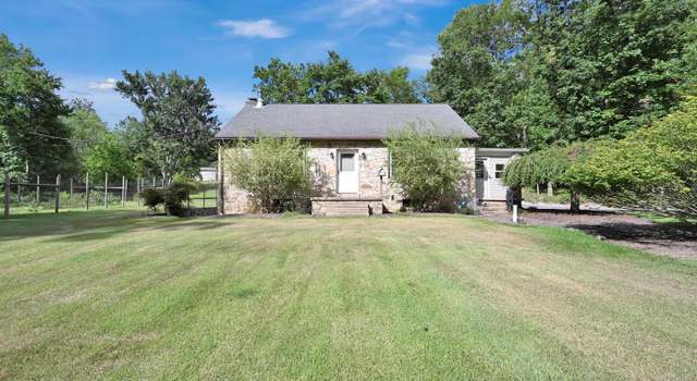Photo of 4 Ash Ln, Oley, PA 19547
