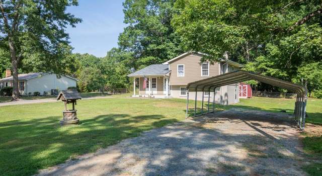 Photo of 484 Cropp Rd, Fredericksburg, VA 22406