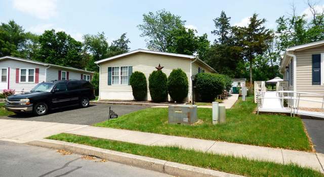 Photo of 738 Aspen Cir, Red Hill, PA 18076