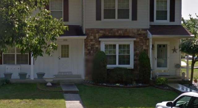 Photo of 33 Dunmoor Ct S, Hamilton, NJ 08690