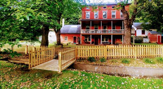 Photo of 7 E Main St, Railroad, PA 17355