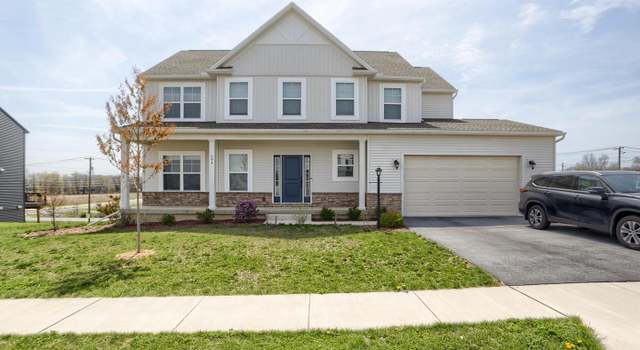 Photo of 694 Ashwood Ln, Mechanicsburg, PA 17055