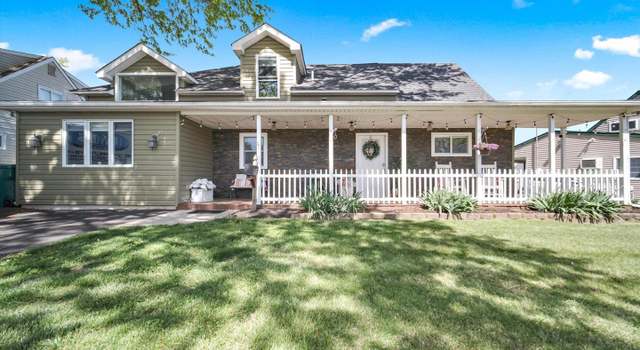 Photo of 14 Rolling Ln, Levittown, PA 19055