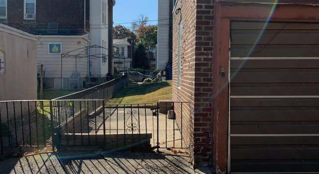 Photo of 957 Wakeling St, Philadelphia, PA 19124