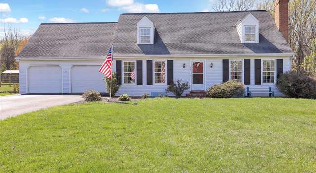 Photo of 76 Hawthorne Cir, Willow Street, PA 17584