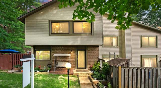 Photo of 10627 Summer Oak Ct, Burke, VA 22015