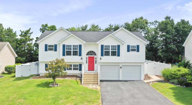 Photo of 43 Hansberry Ct, Inwood, WV 25428